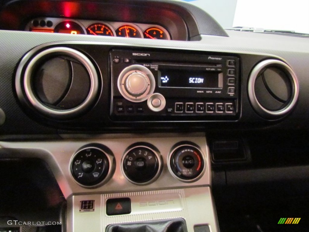2010 Scion xB Release Series 7.0 Controls Photo #63362831