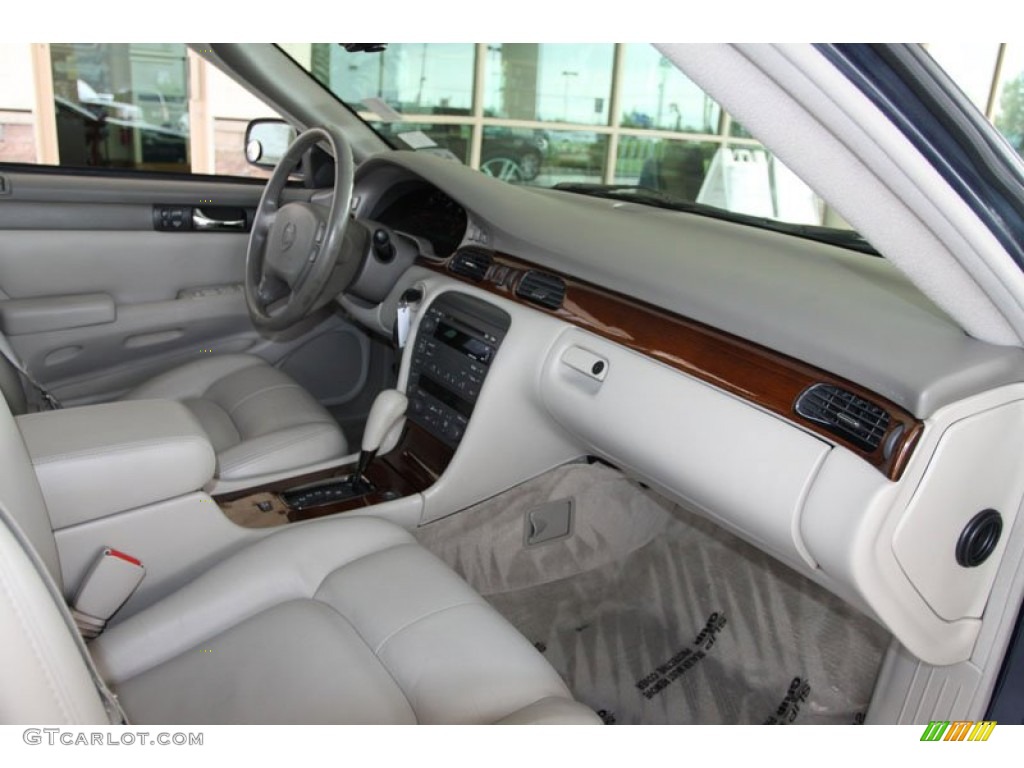 2004 Cadillac Seville SLS Shale Dashboard Photo #63368171