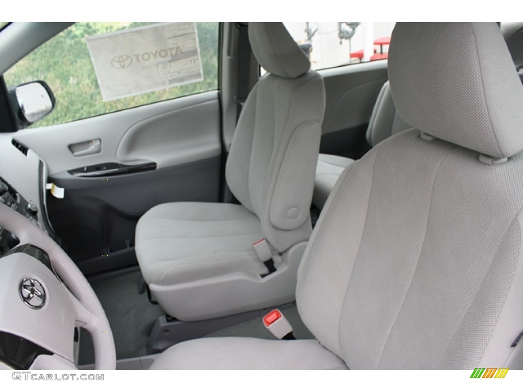 2012 Sienna V6 - Super White / Light Gray photo #6