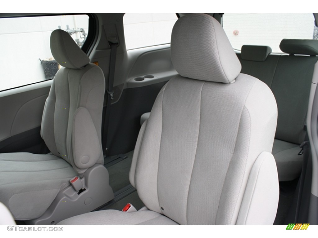 2012 Sienna V6 - Super White / Light Gray photo #7