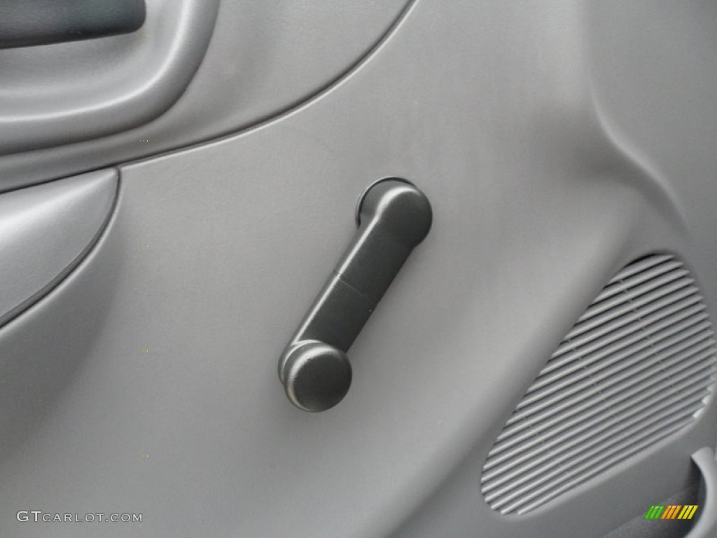 2004 F150 STX Heritage Regular Cab - Silver Metallic / Heritage Graphite Grey photo #32