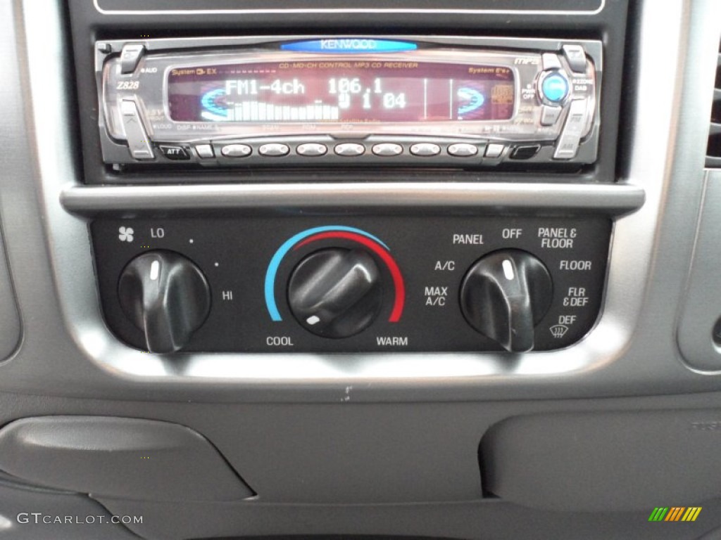 2004 F150 STX Heritage Regular Cab - Silver Metallic / Heritage Graphite Grey photo #37