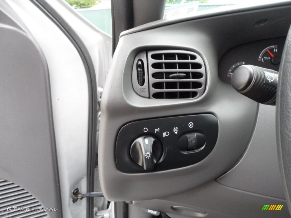 2004 F150 STX Heritage Regular Cab - Silver Metallic / Heritage Graphite Grey photo #41