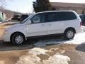 2002 Clear White Kia Sedona LX  photo #4