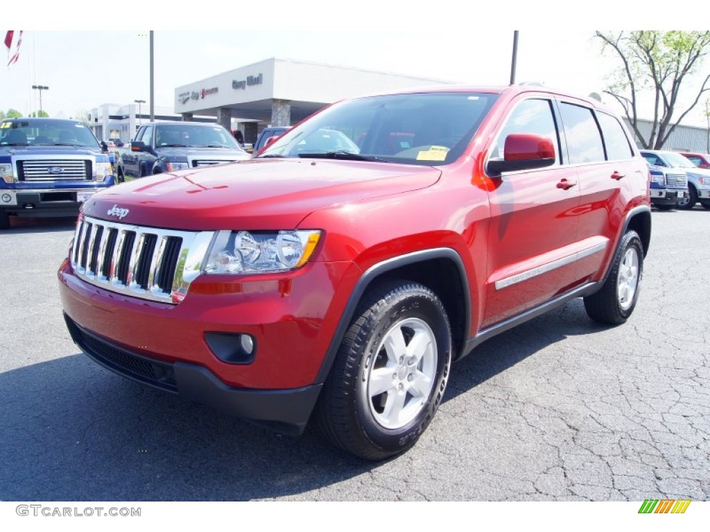 2011 Grand Cherokee Laredo - Inferno Red Crystal Pearl / Dark Graystone/Medium Graystone photo #6