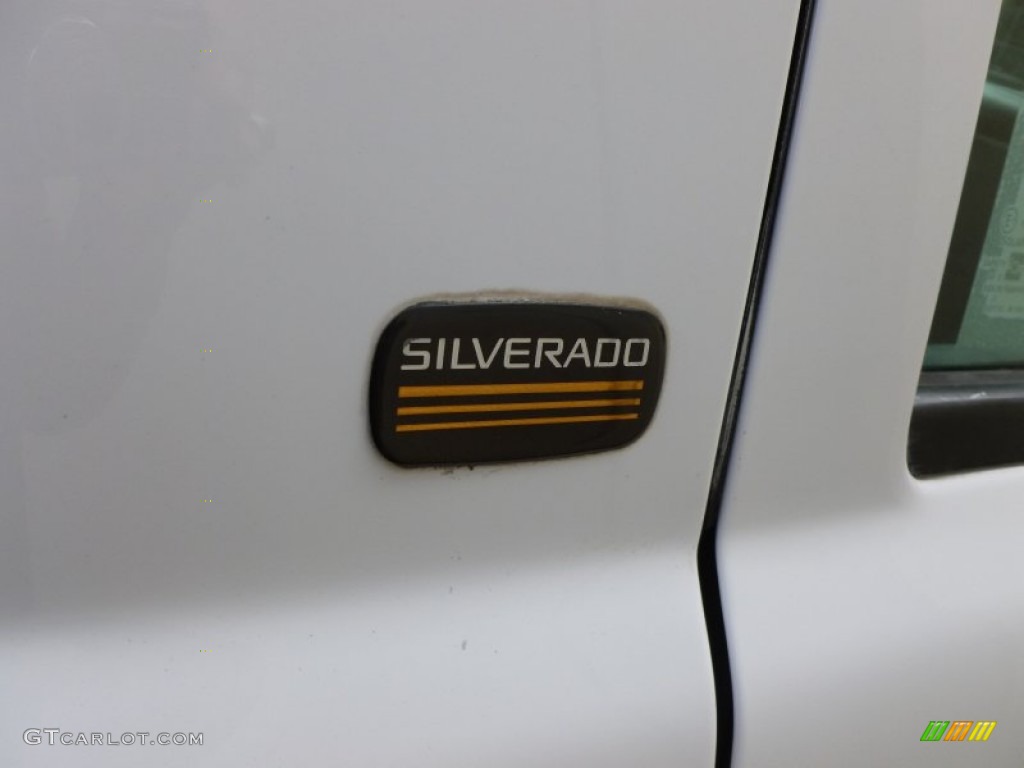 2004 Silverado 1500 Regular Cab - Summit White / Dark Charcoal photo #10