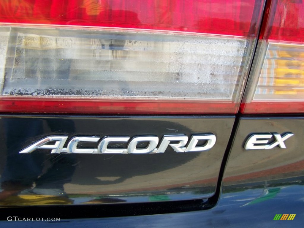 2002 Honda Accord EX Sedan Marks and Logos Photos