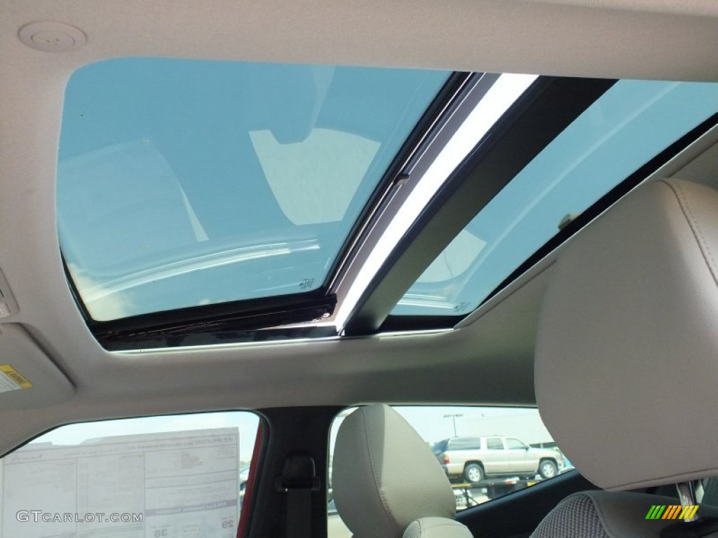 2012 Hyundai Veloster Standard Veloster Model Sunroof Photo #63387814