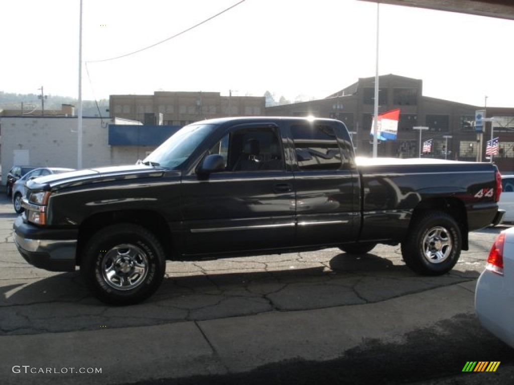 2004 Silverado 1500 Work Truck Extended Cab 4x4 - Black / Dark Charcoal photo #5