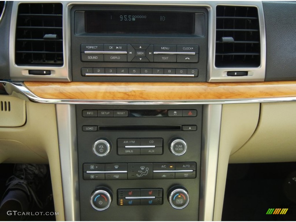 2010 Lincoln MKZ FWD Controls Photo #63392224