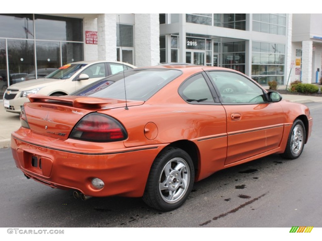 2004 Grand Am GT Coupe - Fusion Orange Metallic / Dark Taupe photo #2