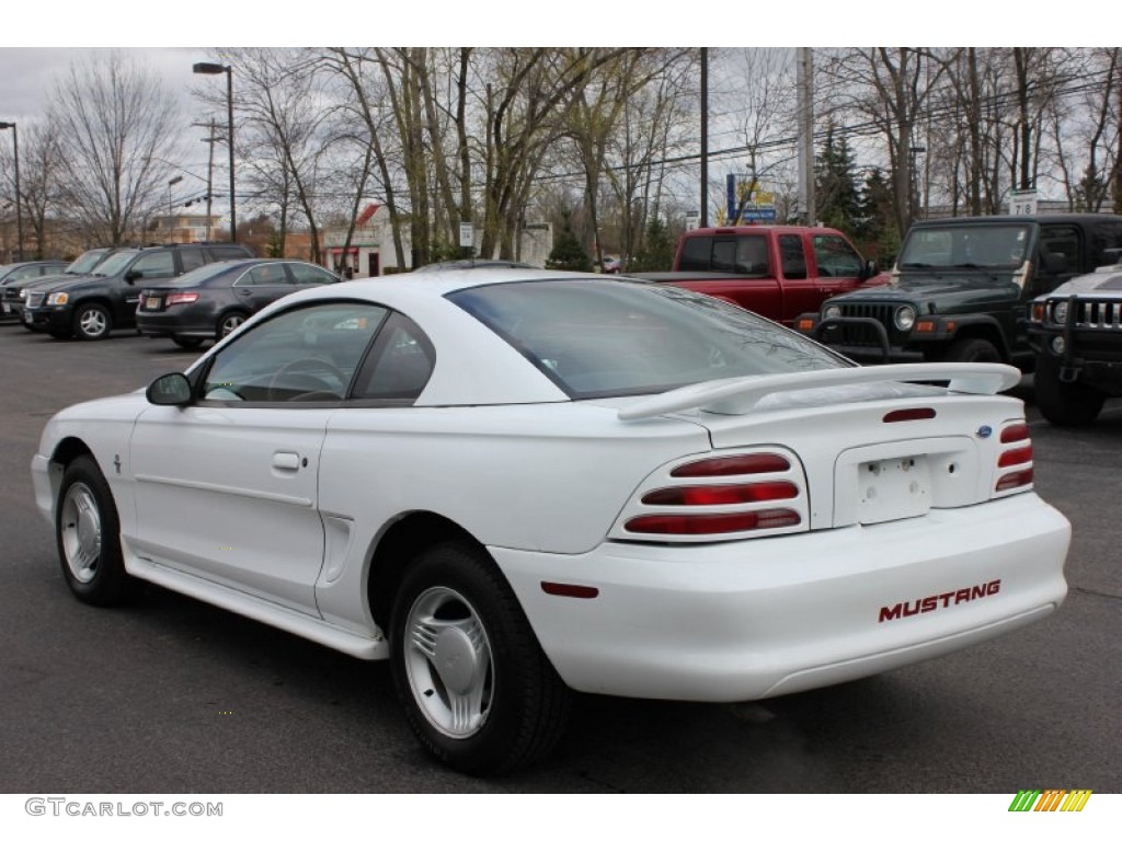1995 Mustang V6 Coupe - Crystal White / Red photo #2