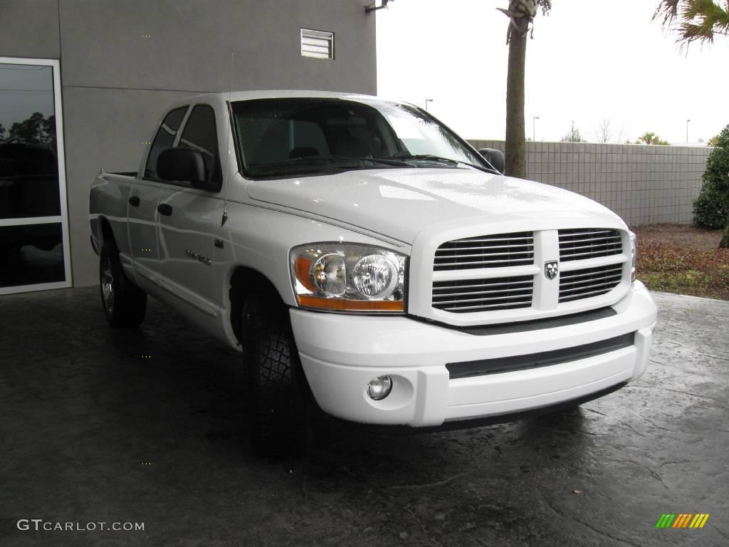 2006 Ram 1500 Sport Quad Cab - Bright White / Khaki Beige photo #3