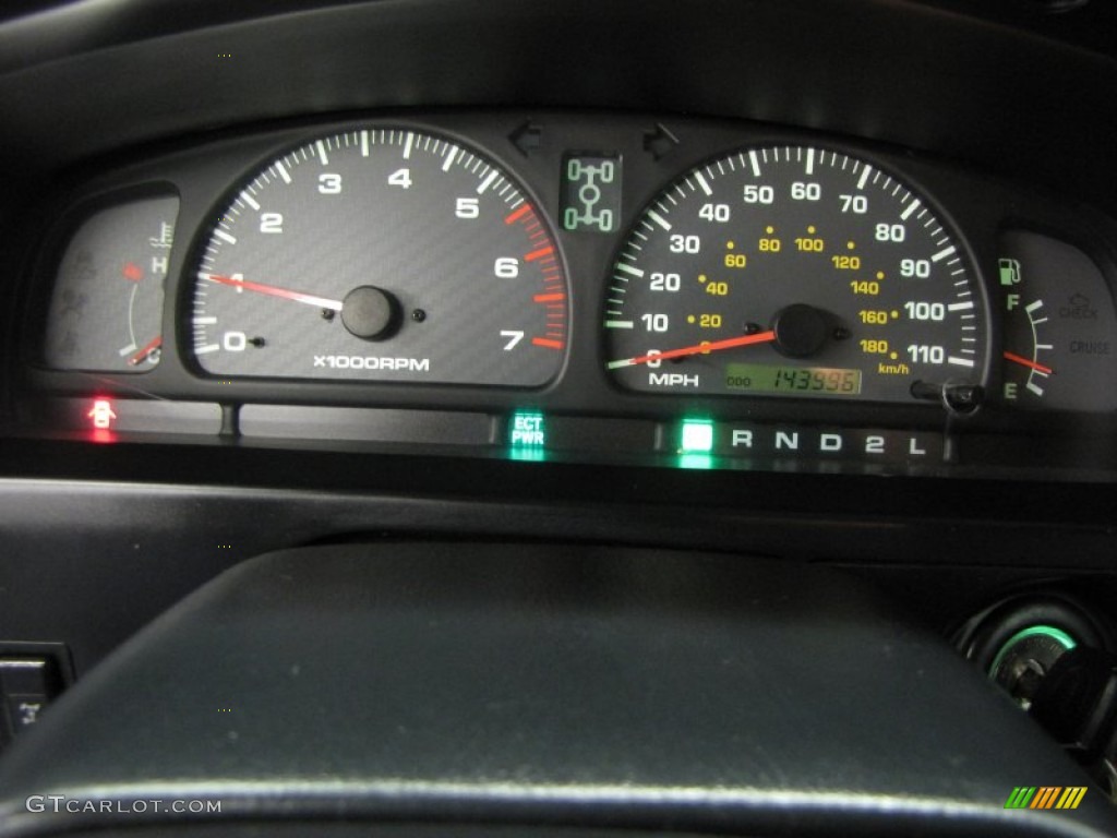 2001 4Runner SR5 4x4 - Millennium Silver Metallic / Gray photo #14