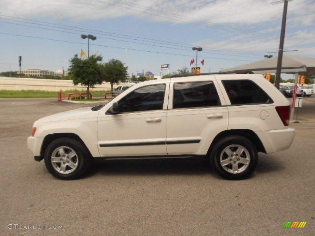2007 Grand Cherokee Laredo - Stone White / Medium Slate Gray photo #4