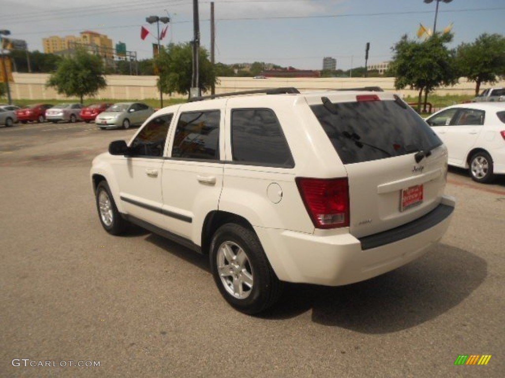 2007 Grand Cherokee Laredo - Stone White / Medium Slate Gray photo #5