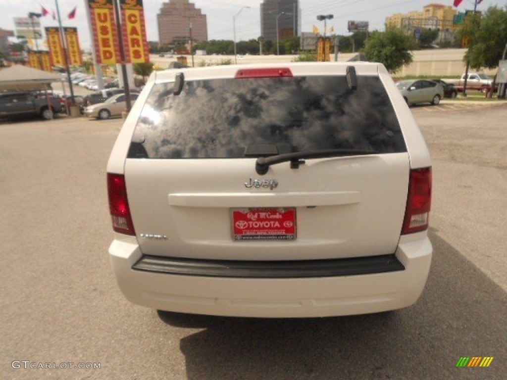 2007 Grand Cherokee Laredo - Stone White / Medium Slate Gray photo #6