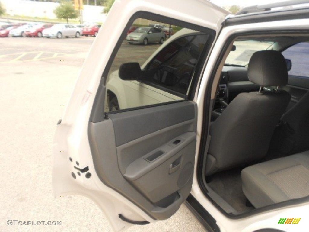2007 Grand Cherokee Laredo - Stone White / Medium Slate Gray photo #8