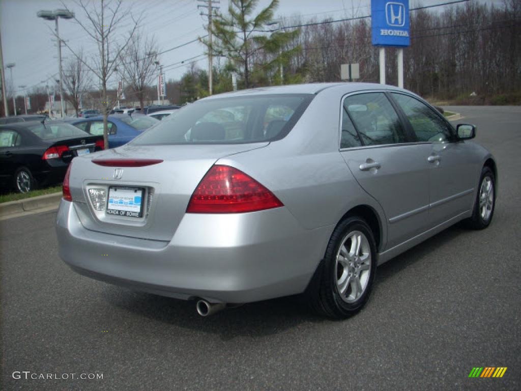 2006 Accord SE Sedan - Alabaster Silver Metallic / Black photo #3