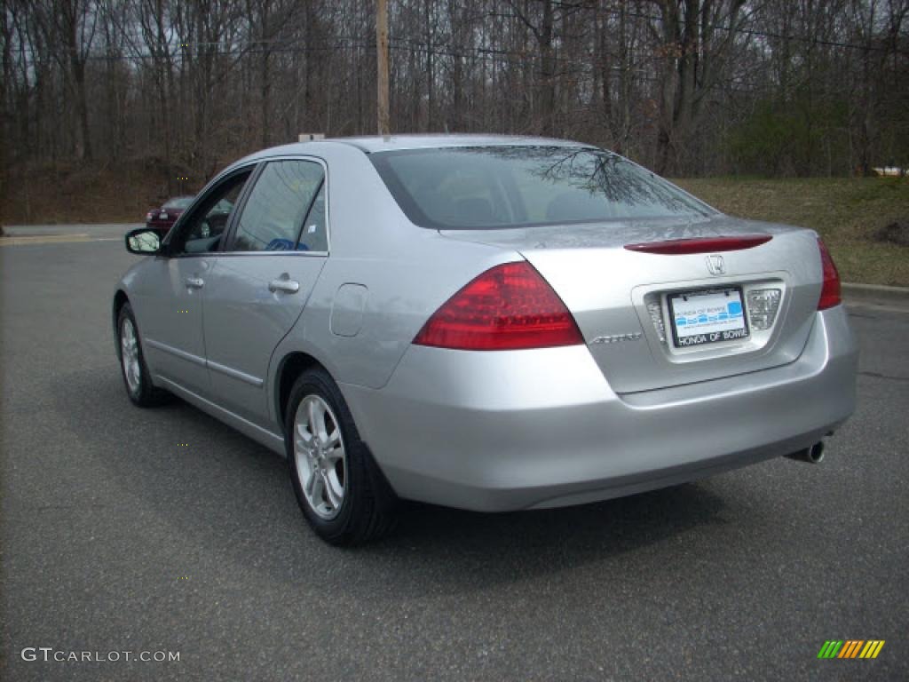 2006 Accord SE Sedan - Alabaster Silver Metallic / Black photo #5