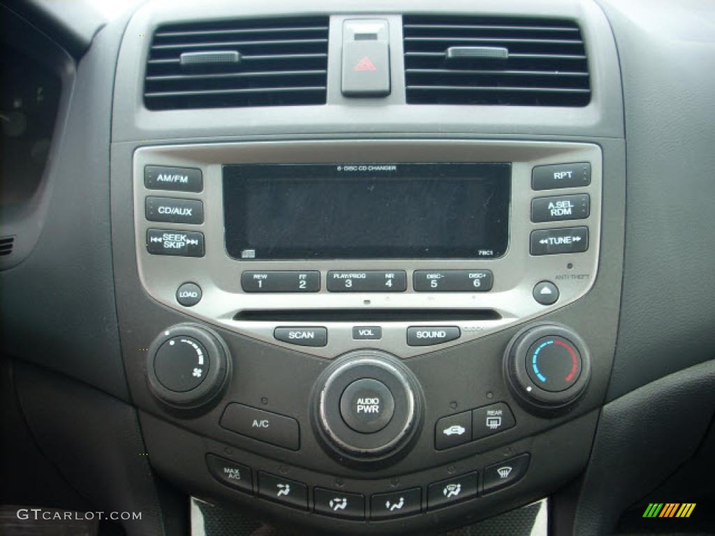 2006 Accord SE Sedan - Alabaster Silver Metallic / Black photo #13
