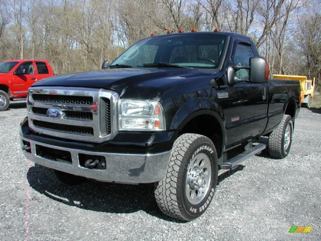 2005 F350 Super Duty XLT Regular Cab 4x4 - Black / Medium Flint photo #1