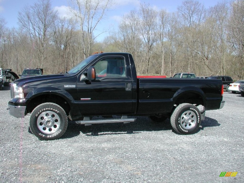 2005 F350 Super Duty XLT Regular Cab 4x4 - Black / Medium Flint photo #3