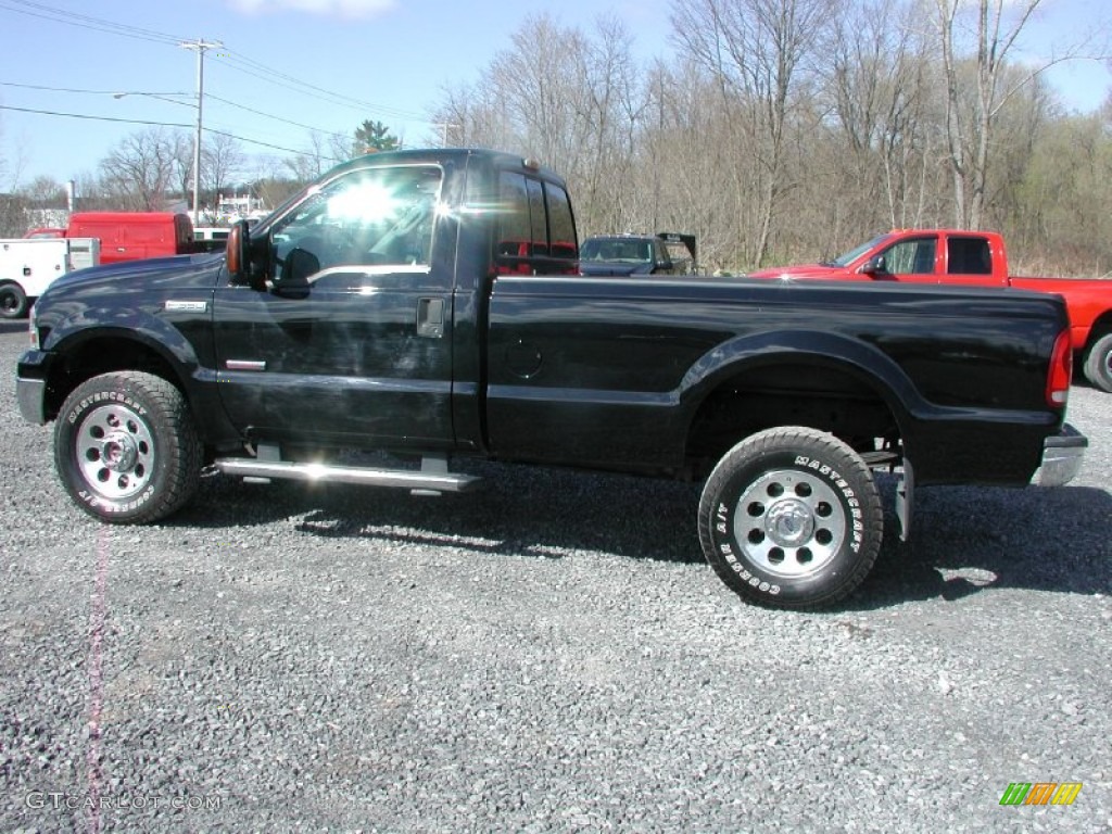 2005 F350 Super Duty XLT Regular Cab 4x4 - Black / Medium Flint photo #5