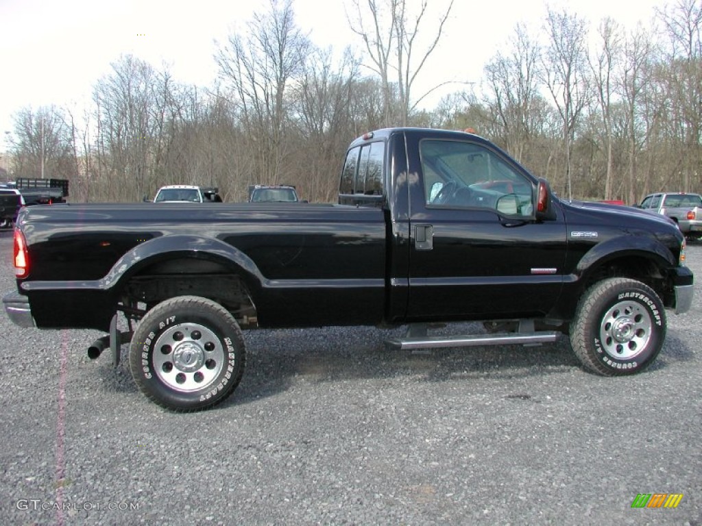 2005 F350 Super Duty XLT Regular Cab 4x4 - Black / Medium Flint photo #12