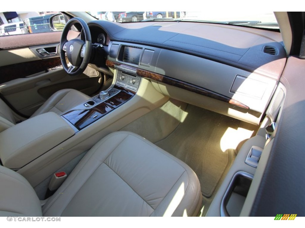 2009 Jaguar XF Luxury Champagne/Truffle Dashboard Photo #63410660