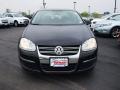 Black - Jetta SE Sedan Photo No. 8