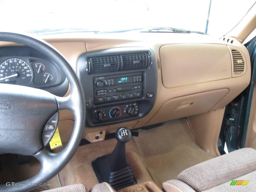 1996 Ranger XLT SuperCab - Cayman Pearl Metallic / Beige photo #17
