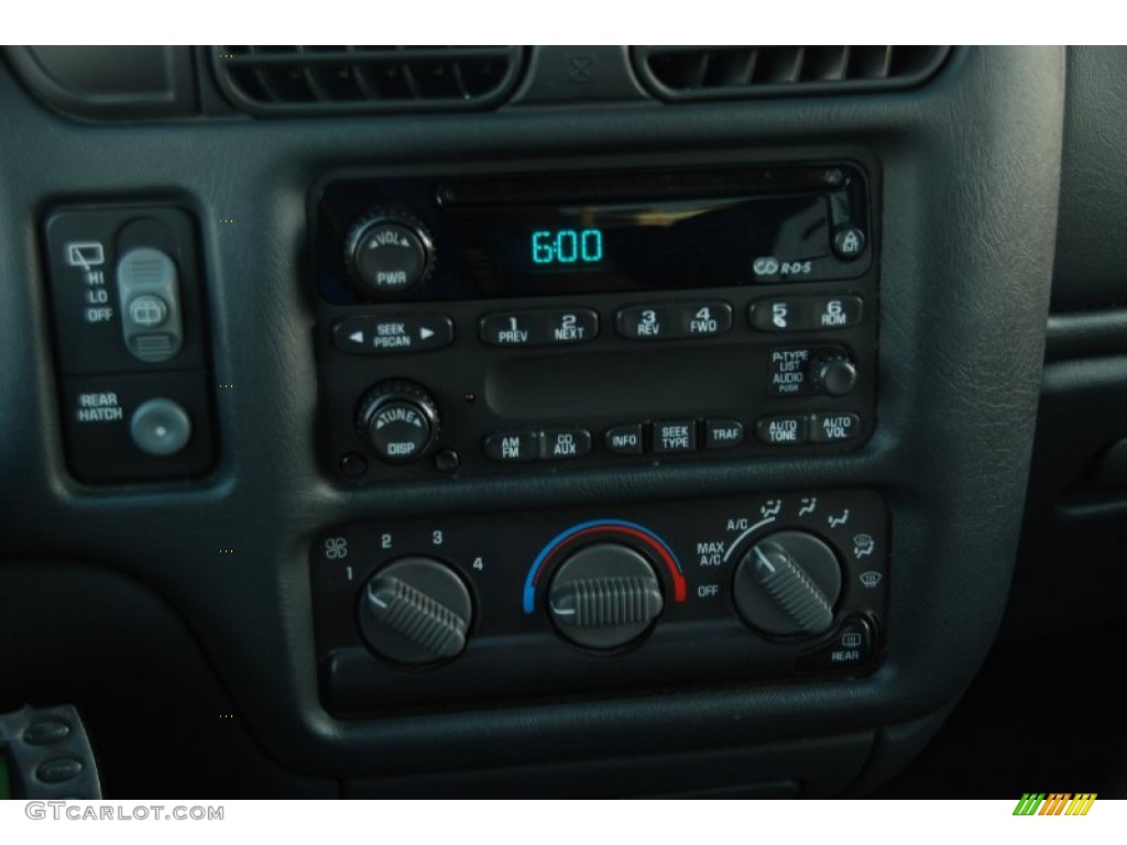 2002 Chevrolet Blazer Xtreme Controls Photos