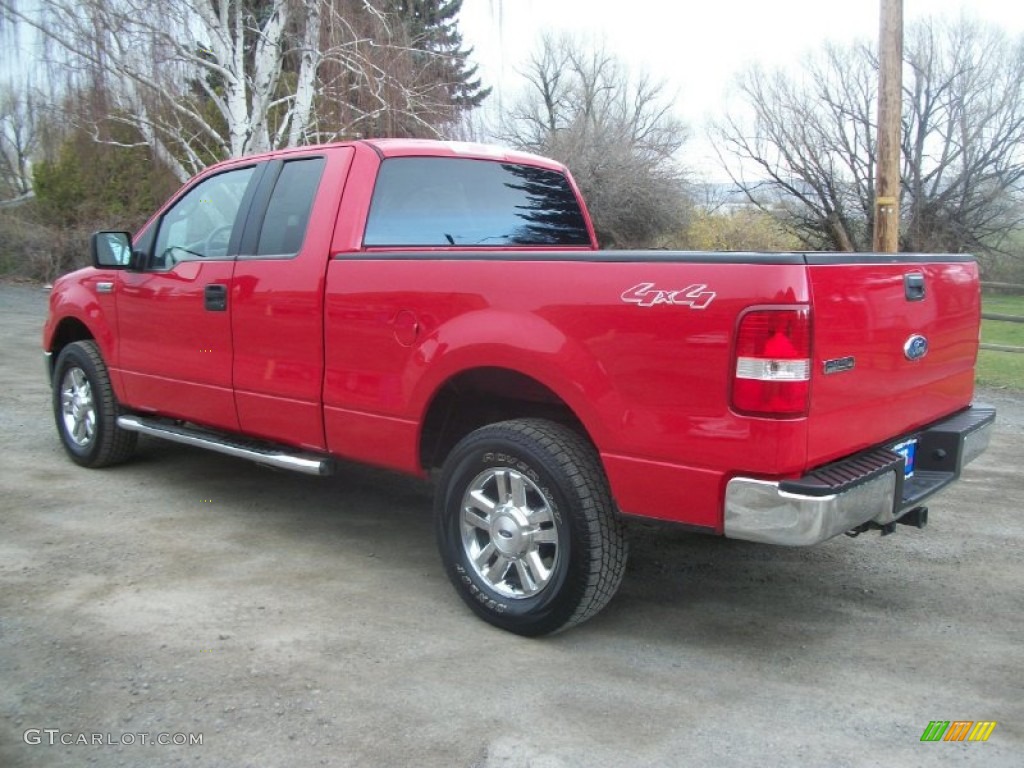 2006 F150 XLT SuperCab 4x4 - Bright Red / Medium/Dark Flint photo #4