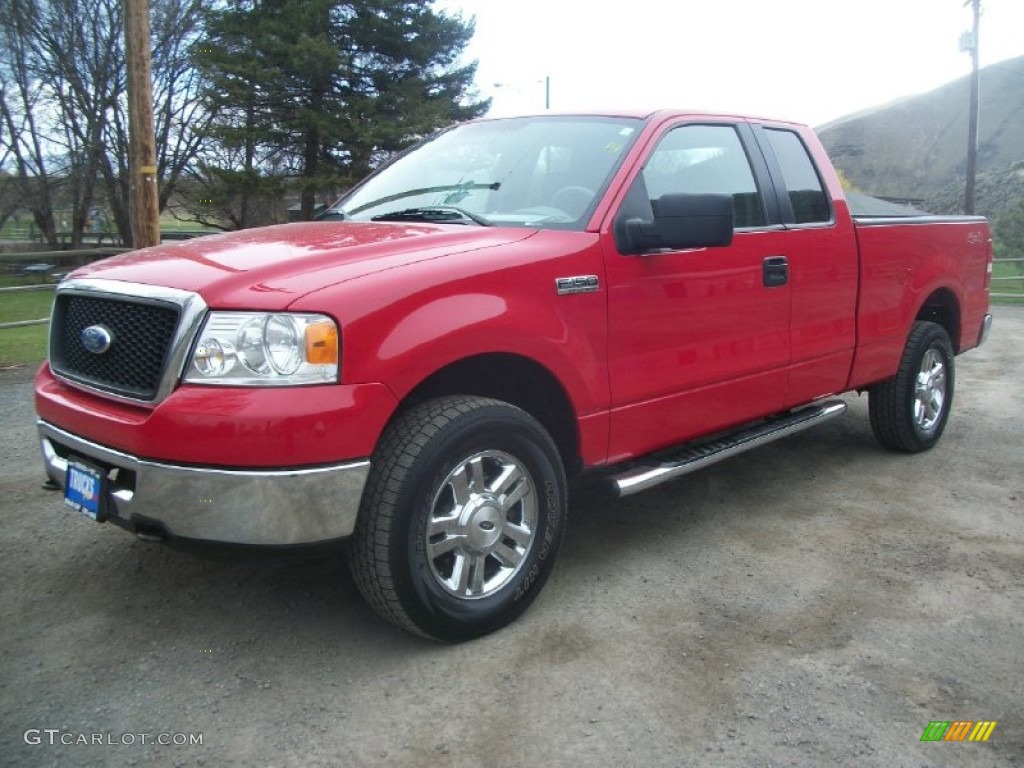 2006 F150 XLT SuperCab 4x4 - Bright Red / Medium/Dark Flint photo #5