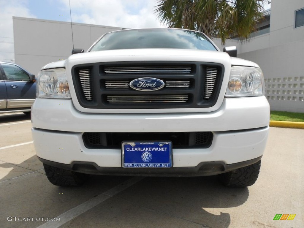 2004 F150 STX SuperCab - Oxford White / Medium/Dark Flint photo #2