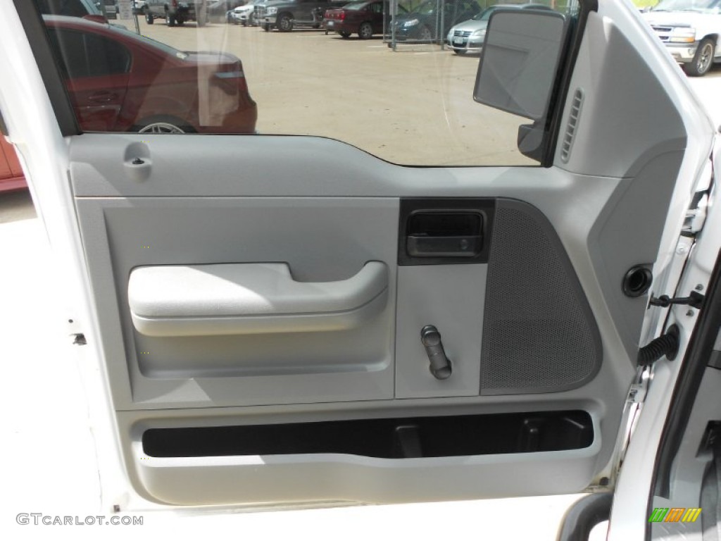 2004 F150 STX SuperCab - Oxford White / Medium/Dark Flint photo #12