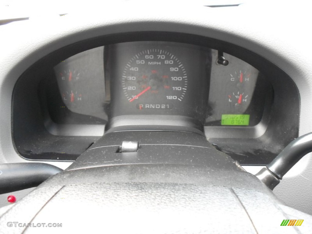 2004 F150 STX SuperCab - Oxford White / Medium/Dark Flint photo #23