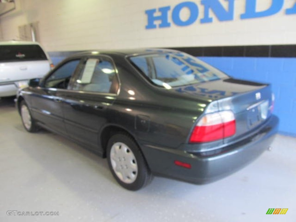 1997 Accord LX Sedan - Eucalyptus Green Pearl / Gray photo #3