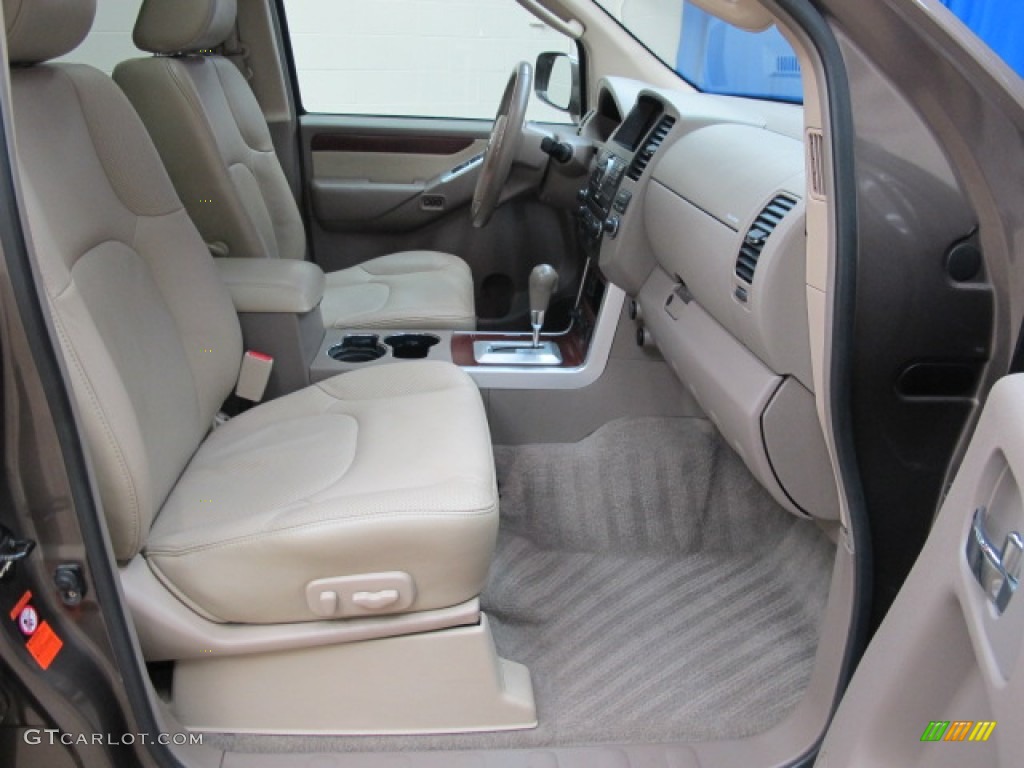2008 Pathfinder LE 4x4 - Mocha / Cafe Latte photo #25