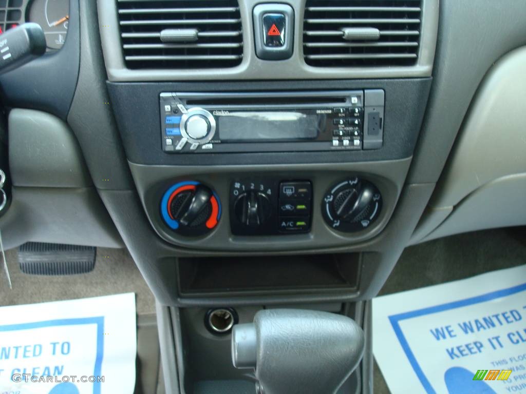 2002 Sentra XE - Cloud White / Stone photo #10