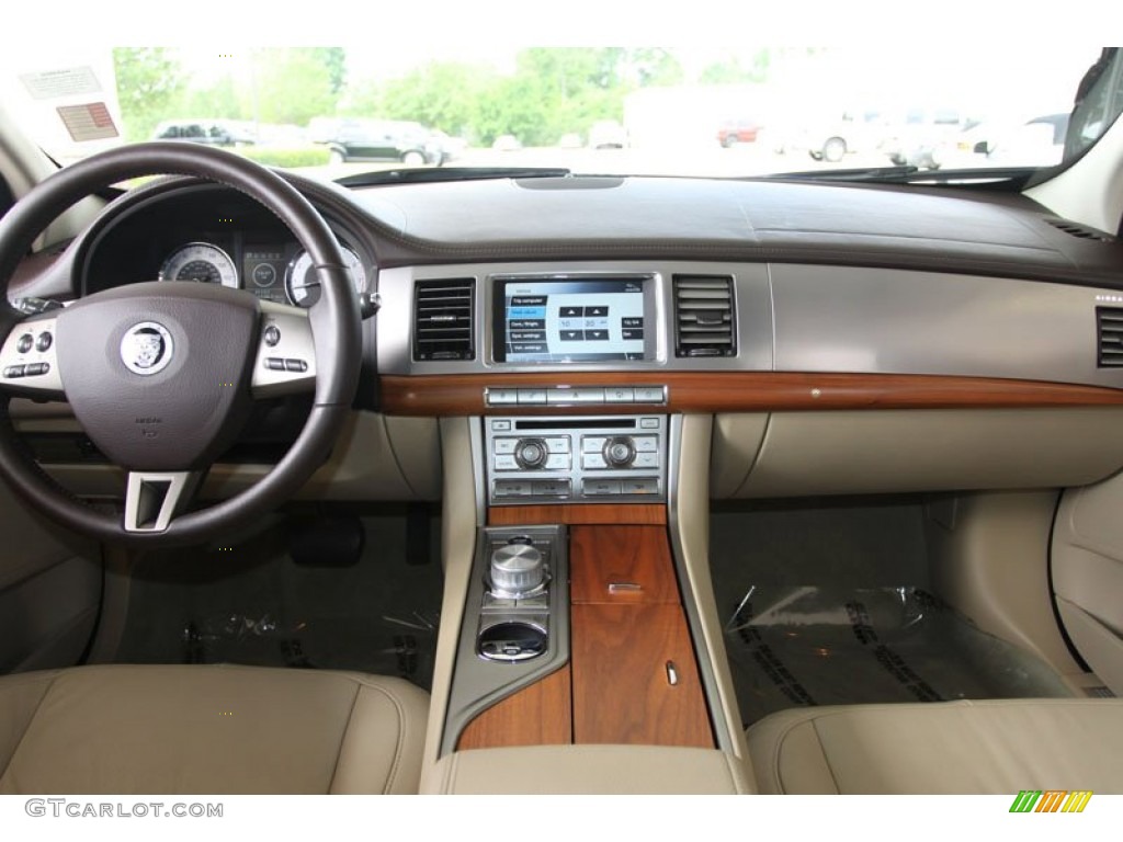2010 Jaguar XF Sport Sedan Barley Dashboard Photo #63427898