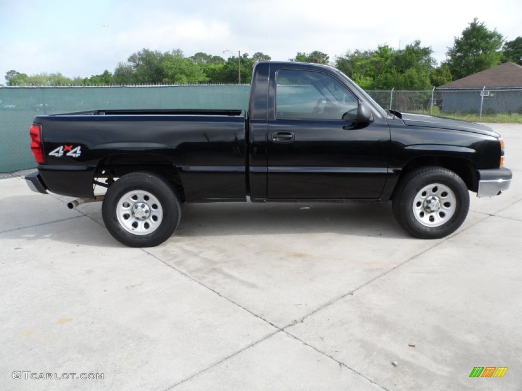 2007 Silverado 1500 Classic Regular Cab 4x4 - Black / Dark Charcoal photo #2