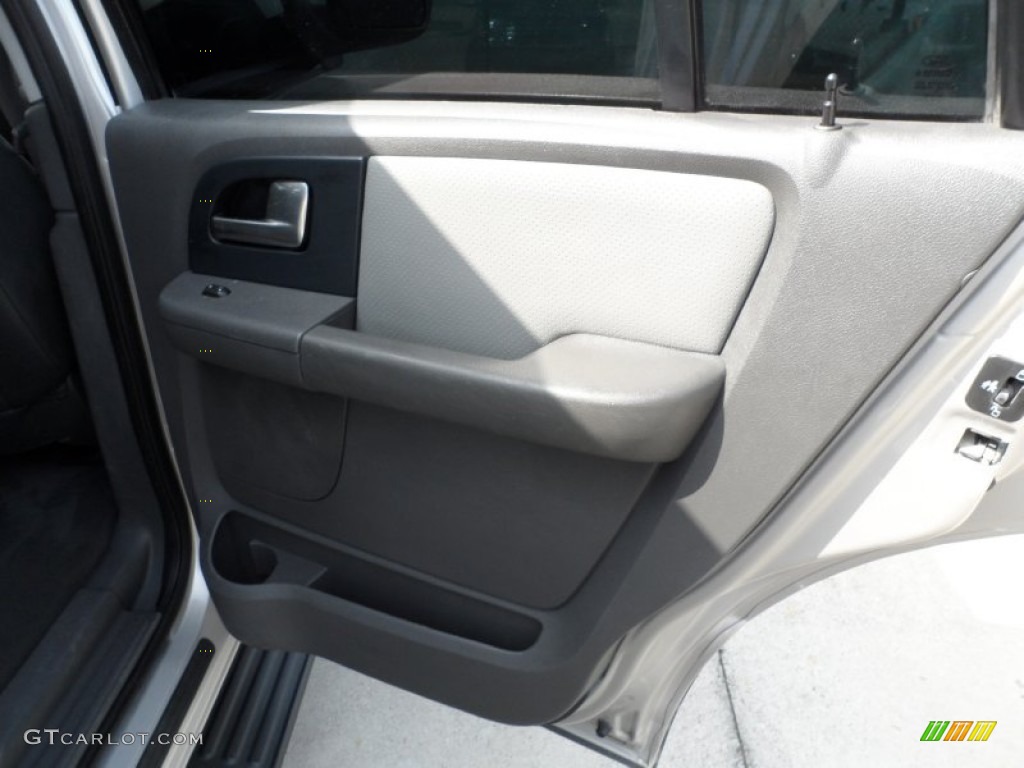 2003 Expedition XLT - Silver Birch Metallic / Flint Grey photo #20