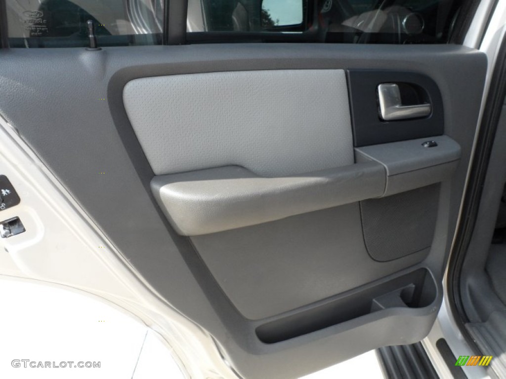 2003 Expedition XLT - Silver Birch Metallic / Flint Grey photo #24