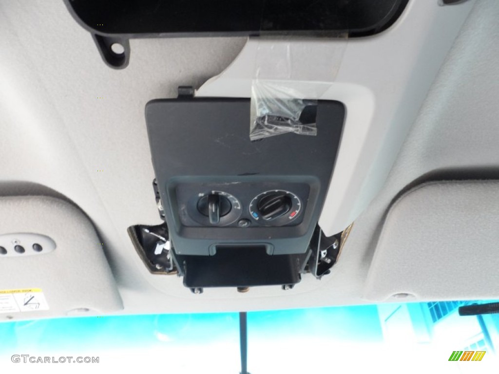 2003 Expedition XLT - Silver Birch Metallic / Flint Grey photo #30