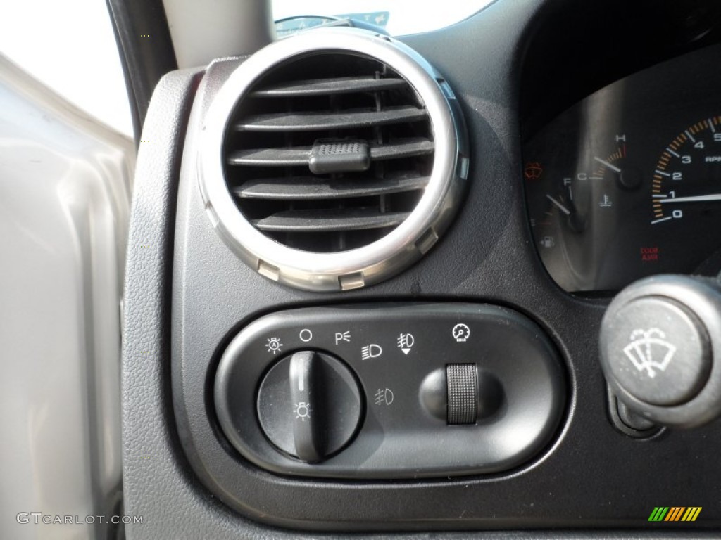 2003 Expedition XLT - Silver Birch Metallic / Flint Grey photo #36