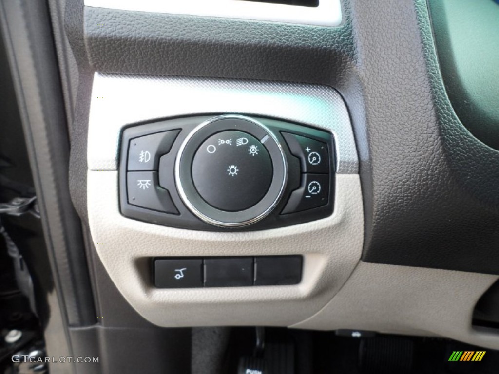 2011 Ford Explorer XLT Controls Photo #63431621