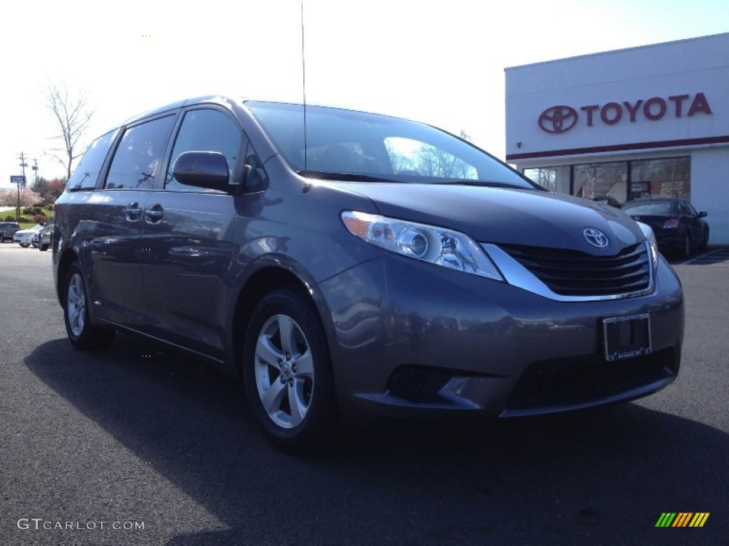 2011 Sienna LE - Predawn Gray Mica / Light Gray photo #3