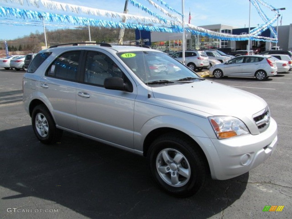 Bright Silver Kia Sorento